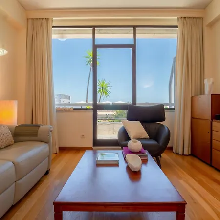 In The Heart Of - 1 Bedroom Лиссабон